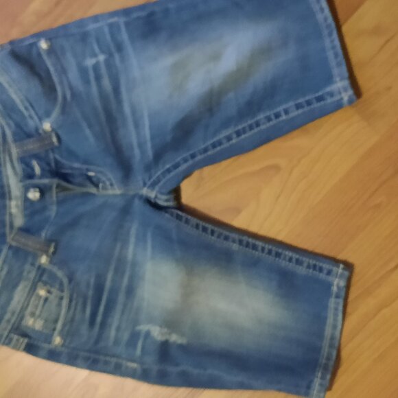 MISS ME BERMUDA SHORTS - Picture 2 of 3